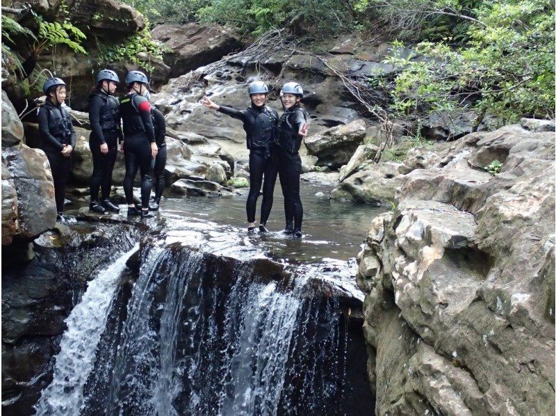 [Iriomote Island/Half-day] Jump into the river and enjoy natural athletics and a spectacular observation deck! Splash Canyoning (down the valley) [Photo data/equipment free]の紹介画像