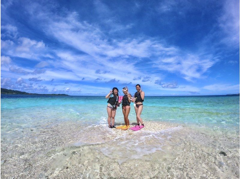 【西表島/半日】サンゴの欠片でできた「奇跡の島」でウミガメと！バラス島ボートシュノーケリング【写真データ無料】SALE！の紹介画像