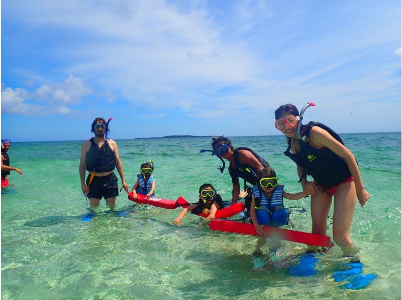 [Iriomote Island/half day] Local coupon target! A natural aquarium! Hoshisuna beach snorkeling where you can swim with lots of fish [photo/shower free] Super summer sale now on!の紹介画像