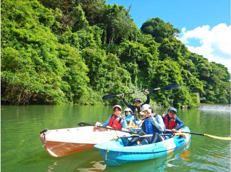 Family Discount [Central Main Island] Mangrove Kayak Tour★Free for 1 child under junior high school age and half price★Gift tour image!の紹介画像