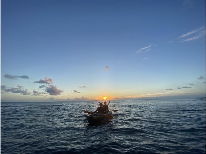 家族割引【本島中部】サンセットマングローブカヤックツアー★中学生以下のお子様１名無料＆半額★画像プレゼント！の紹介画像