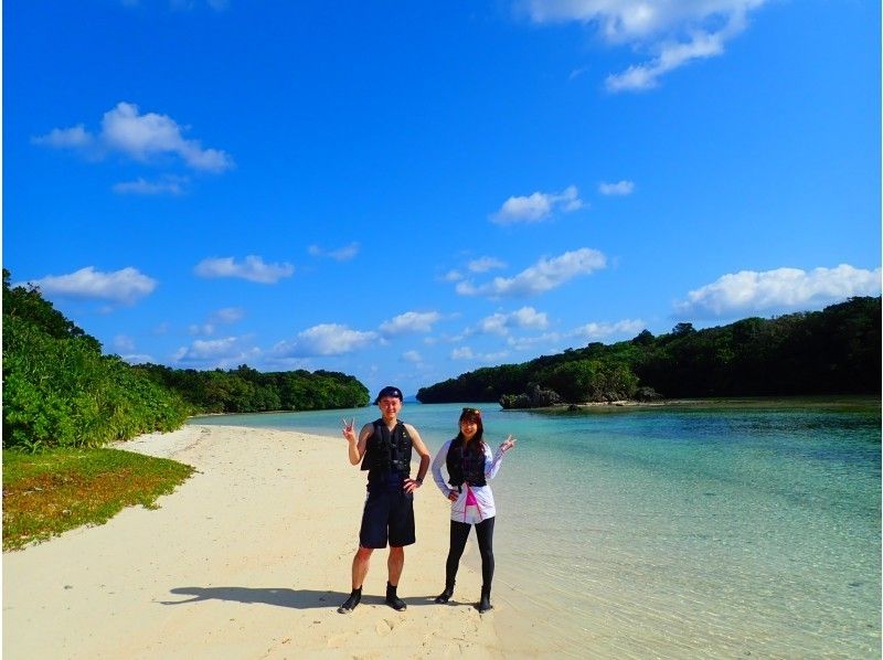 【石垣島 人気No.1ツアー】川平湾SUPorカヌー&青の洞窟シュノーケリング＆滝つぼ遊びの紹介画像