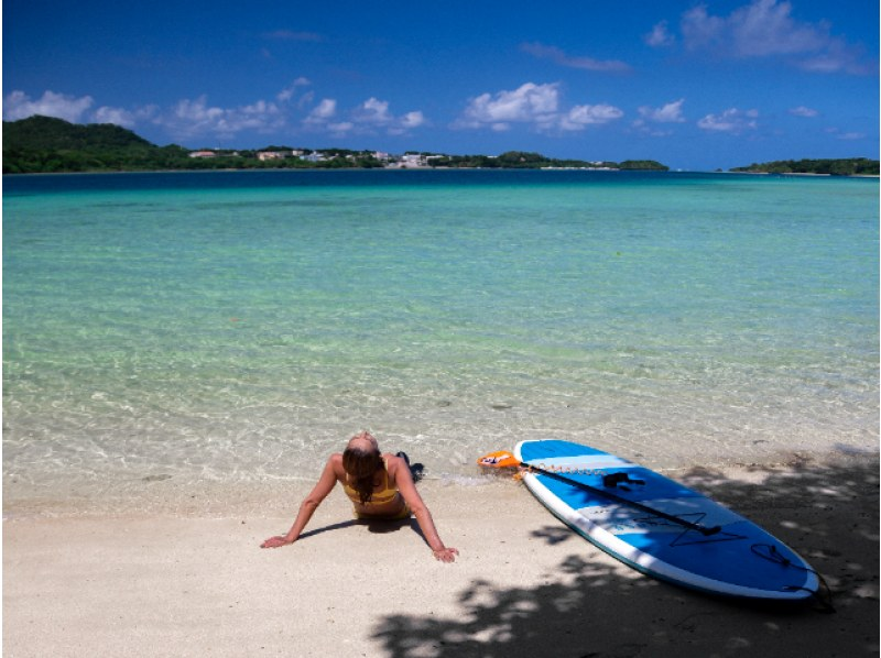 [Ishigaki Island/1 day] If you're not sure what to do, try this! The two most popular things to do in Ishigaki Island! Kabira Bay SUP/canoeing & Blue Cave snorkeling ★Look for sea turtles★Free photos★ [Student discount plan]の紹介画像