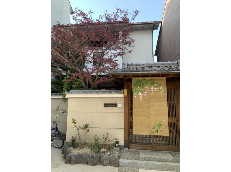 [Kyoto, Karasuma Oike, Nijo Castle] Pink, cute and delicious! Making sushi rolls decorated with peach blossoms (1 type)の紹介画像