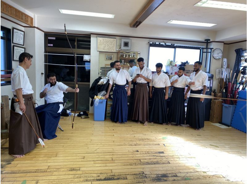 [Tokyo] A comprehensive samurai experience of swordsmanship and archery in a real dojo---My class is not a tourist trapの紹介画像