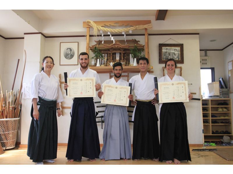 [Tokyo] A comprehensive samurai experience of swordsmanship and archery in a real dojo---My class is not a tourist trapの紹介画像