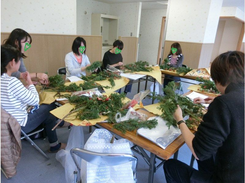 【東京・国立】12/6(日）開催！珍しい生花のクリスマスリース作り＆リラックスヨガ体験の紹介画像