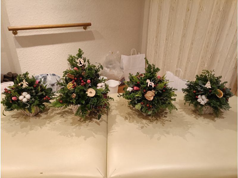 【東京・国立】12/6(日）開催！珍しい生花のクリスマスリース作り＆リラックスヨガ体験の紹介画像