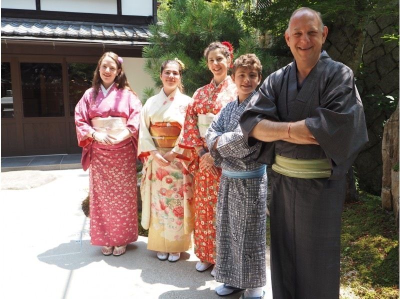 [Hiroshima/Miyajima] Experience Japanese culture in kimono "Tea ceremony" "Calligraphy"の紹介画像