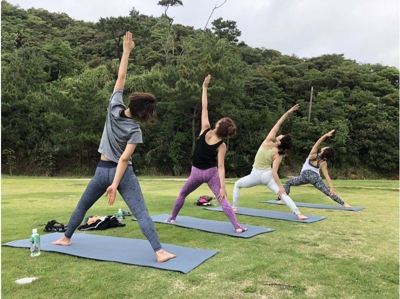 [Amami Oshima Setouchi Town Furinaya] YOGA in a park with a view of the sea! Feel free to experience empty-handed! (With mat and drink)の紹介画像
