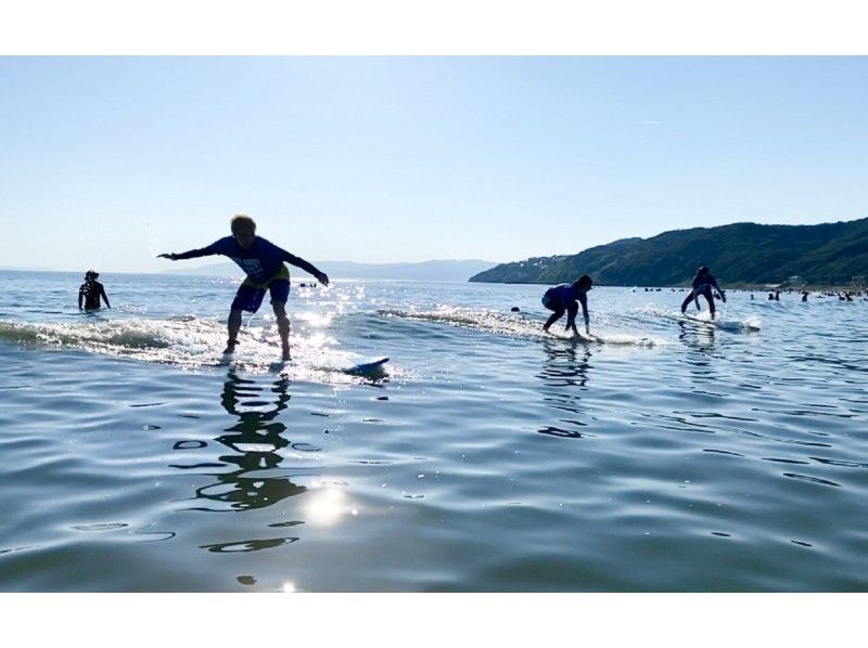 [Osaka/Wakayama Prefecture Isonoura Beach Surfing School] The first surfing experience school with the sea as a fieldの紹介画像