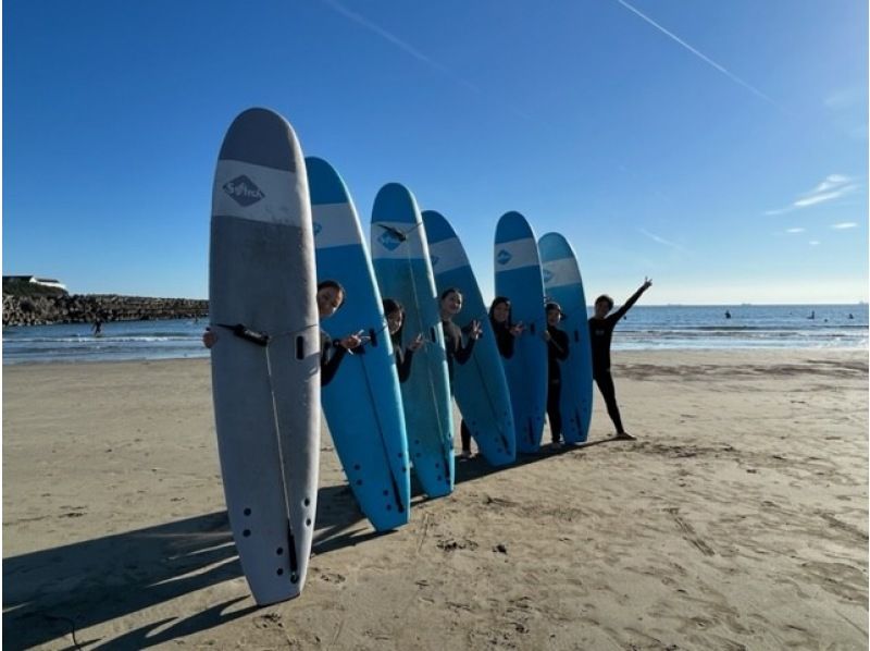 [Osaka/Wakayama Prefecture Isonoura Beach Surfing School] The first surfing experience school with the sea as a fieldの紹介画像