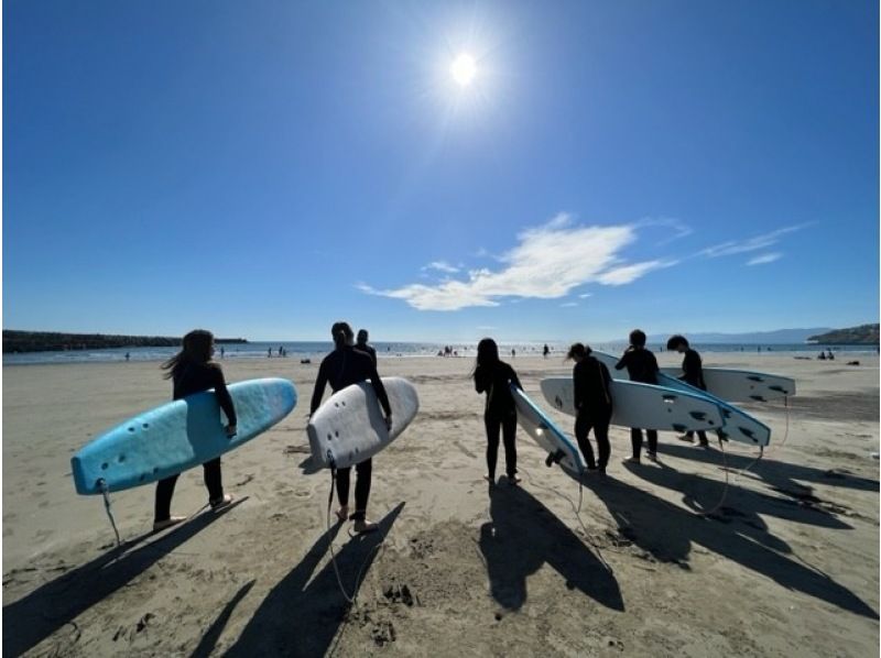 [Osaka/Wakayama Prefecture Isonoura Beach Surfing School] The first surfing experience school with the sea as a fieldの紹介画像