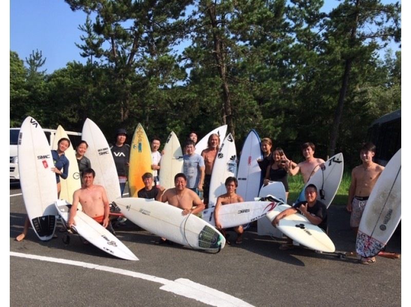 [Osaka/Wakayama Prefecture Isonoura Beach Surfing School] The first surfing experience school with the sea as a fieldの紹介画像