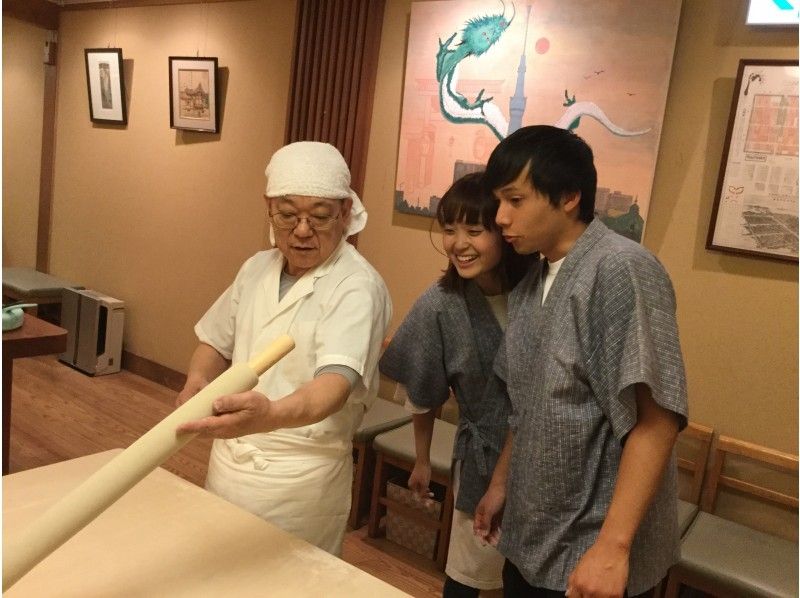 Couple enjoying handmade soba and Nakano soba making experience