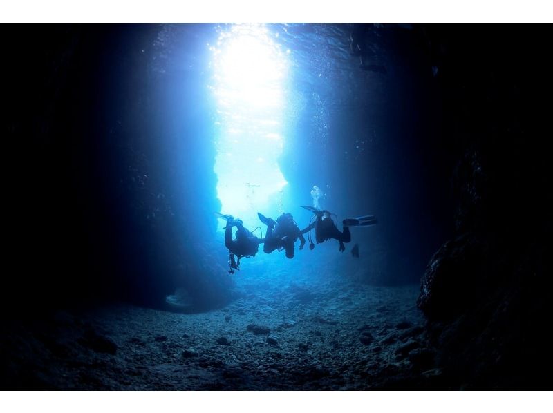 [给孩子们大人我的想法！ ]蓝洞浮潜和声音海上拖伞の紹介画像