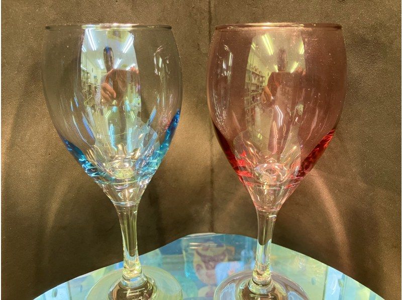 【浅草橋1分】おしゃれに乾杯！手作りのワイングラスで飲むお酒はおいしい・・（ブルーorピンク限定）の紹介画像