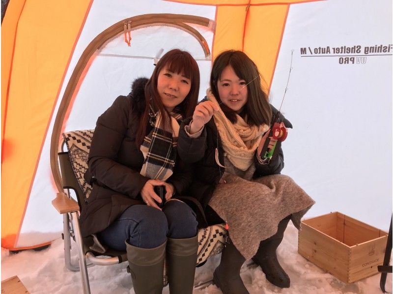 【 札幌站北入口接送包括〜“★寒冷的ICE钓鱼”新！时尚的冰钓之旅の紹介画像