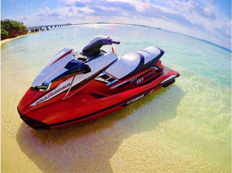 [Okinawa / Nago] Jet ski touring! !! Sesoko Island & Minna Island Course [License]