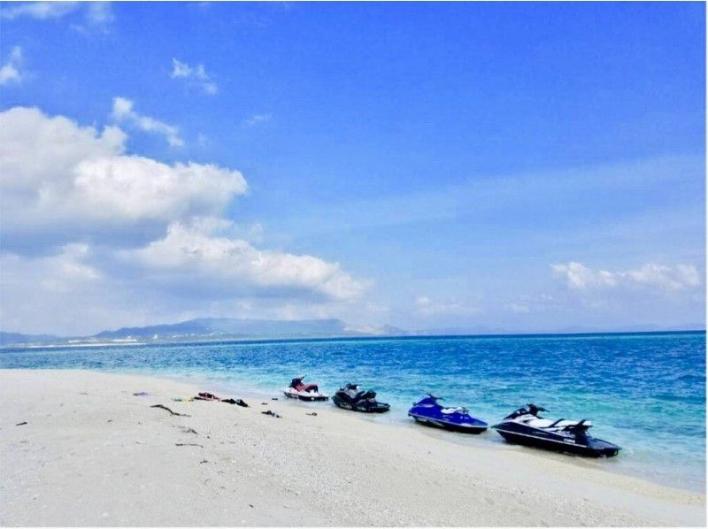 [Okinawa / Nago] Jet ski touring! !! Sesoko Island & Minna Island Course [License]