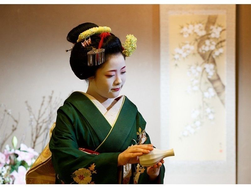 [京都/只園]在一家老字號的茶館玩“觀賞舞蹈和懷石料理/晚餐計劃”，從八坂神社步行6分鐘の紹介画像
