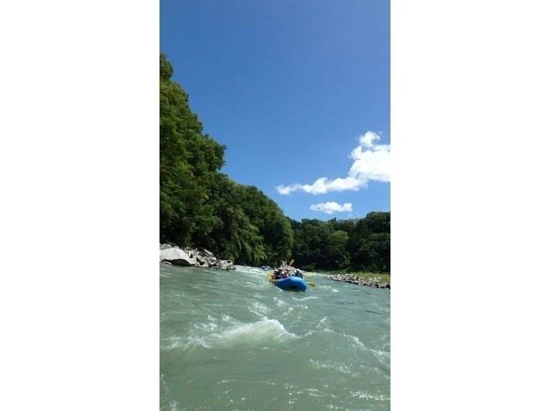 The longest in Japan at 13km! [Nagano/Tenryu River] Rafting experience Long course full of funの紹介画像