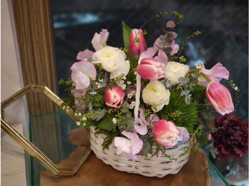 [Aichi / Nagoya] Arrangement lessons using seasonal fresh flowers! Beginners can rest assured with careful support!の紹介画像