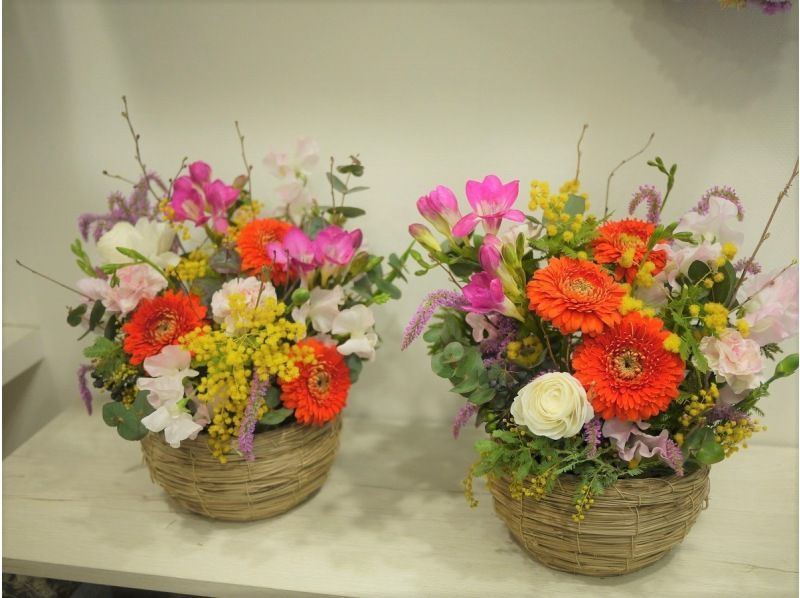 【愛知・名古屋】季節の生花を使ったアレンジメントレッスン！丁寧なサポートで初心者も安心！