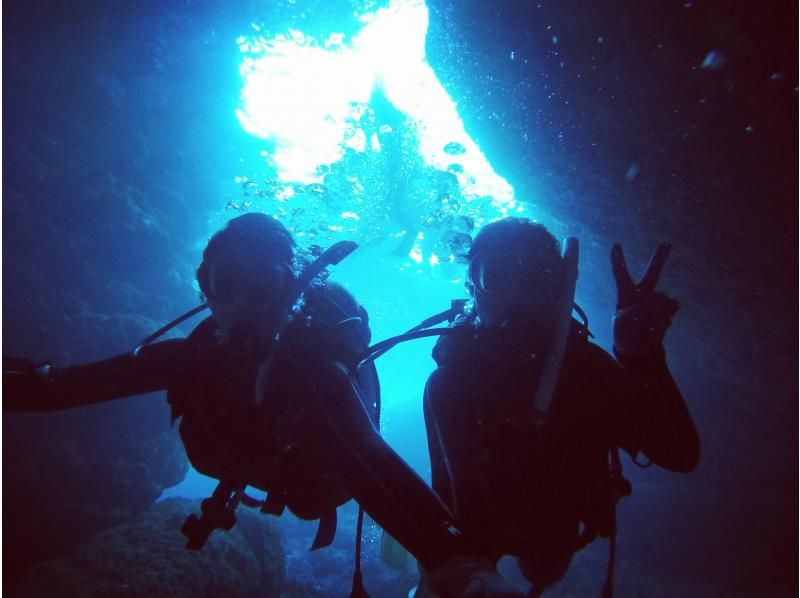 [Private reservation for one group] Blue Cave Experience Diving. Reservations can be made on the day! Since it is a private reservation, it is recommended for first-timers and those who are not good at swimming! Photography is free!の紹介画像