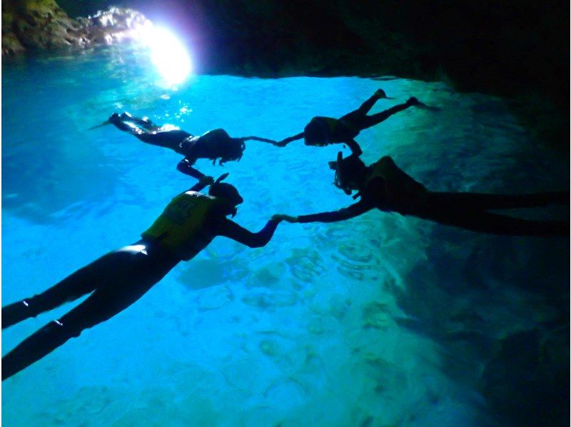 《Same-day reservation OK! ︎》 Student discount plan! Blue cave snorkel [Available from 12 to 50 years old] Group discount! Free photography! A great joint tour!の紹介画像