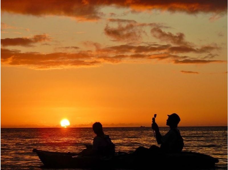 SALE! Sunset Mangrove Kayak Tour in Central Okinawa [Reservations available on the day] ★ Free tour photos!の紹介画像