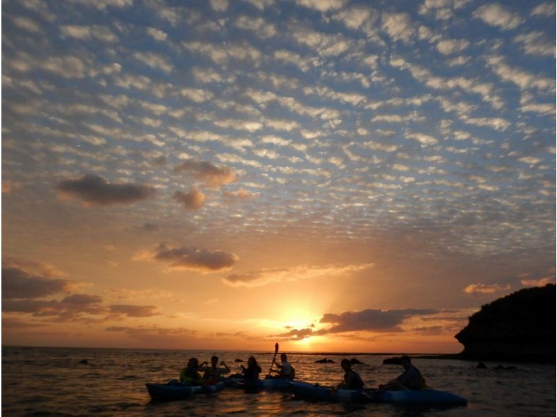 Sunset Mangrove Kayak Tour [Reservations available on the day] ★ Tour images provided! Very popular with girls' trips and couples! Conveniently located in the central part of the main islandの紹介画像