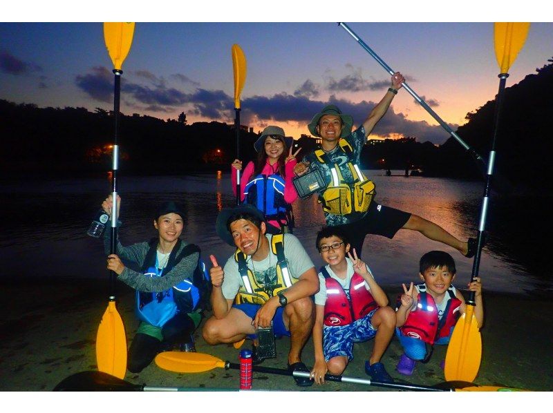 Sunset Mangrove Kayak Tour [Reservations available on the day] ★ Tour images provided! Very popular with girls' trips and couples! Conveniently located in the central part of the main islandの紹介画像