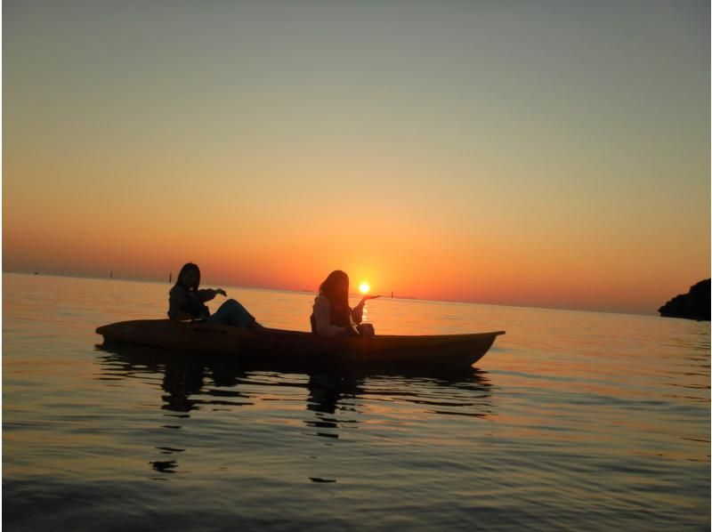 Sunset Mangrove Kayak Tour [Reservations available on the day] ★ Tour images provided! Very popular with girls' trips and couples! Conveniently located in the central part of the main islandの紹介画像