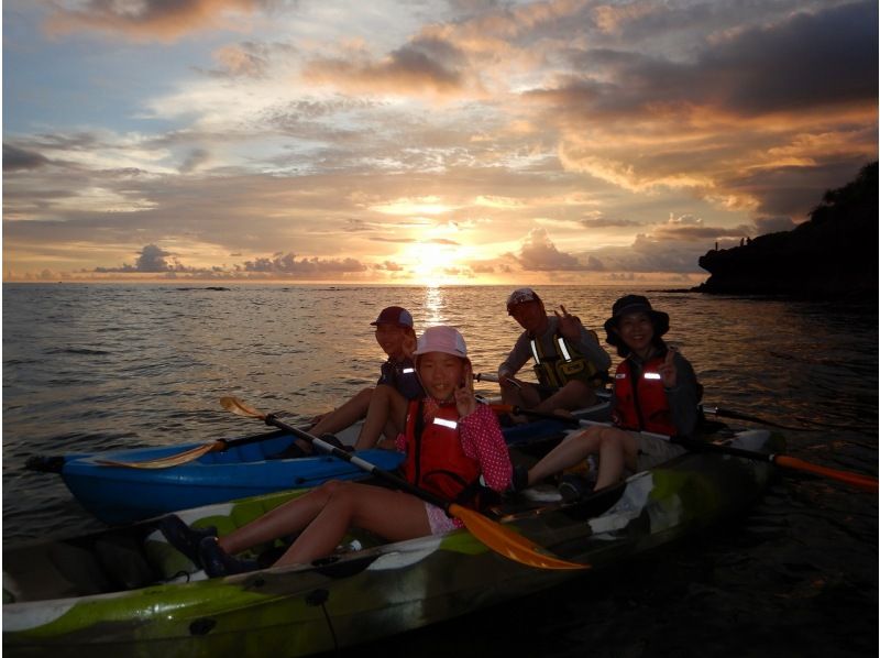 SALE! Sunset Mangrove Kayak Tour in Central Okinawa [Reservations available on the day] ★ Free tour photos!の紹介画像