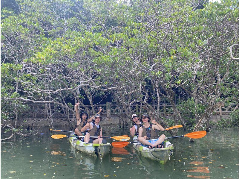 Sunset Mangrove Kayak Tour [Reservations available on the day] ★ Tour images provided! Very popular with girls' trips and couples! Conveniently located in the central part of the main islandの紹介画像