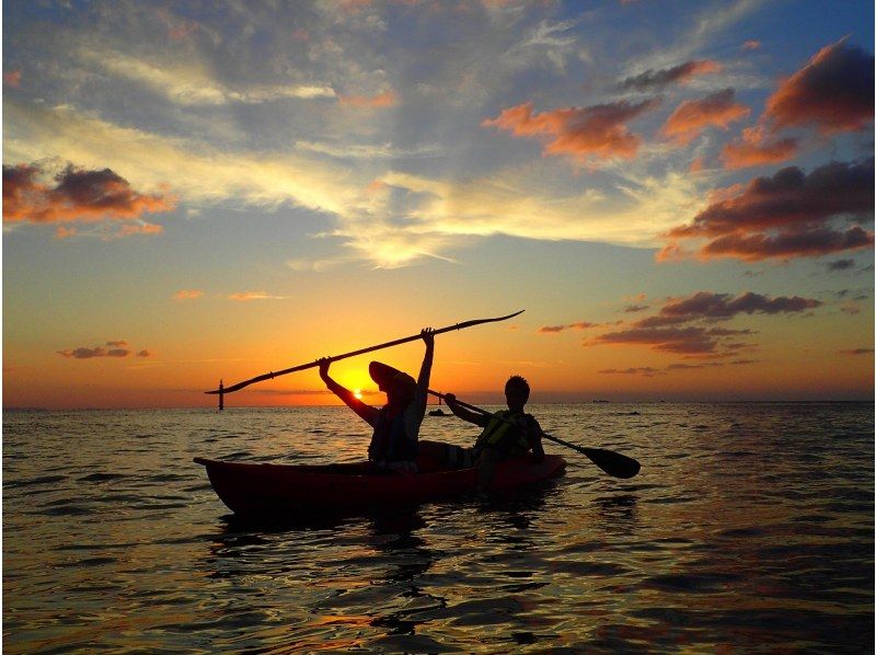 SALE! Sunset Mangrove Kayak Tour in Central Okinawa [Reservations available on the day] ★ Free tour photos!の紹介画像