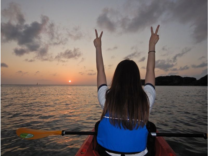 SALE! Sunset Mangrove Kayak Tour in Central Okinawa [Reservations available on the day] ★ Free tour photos!の紹介画像