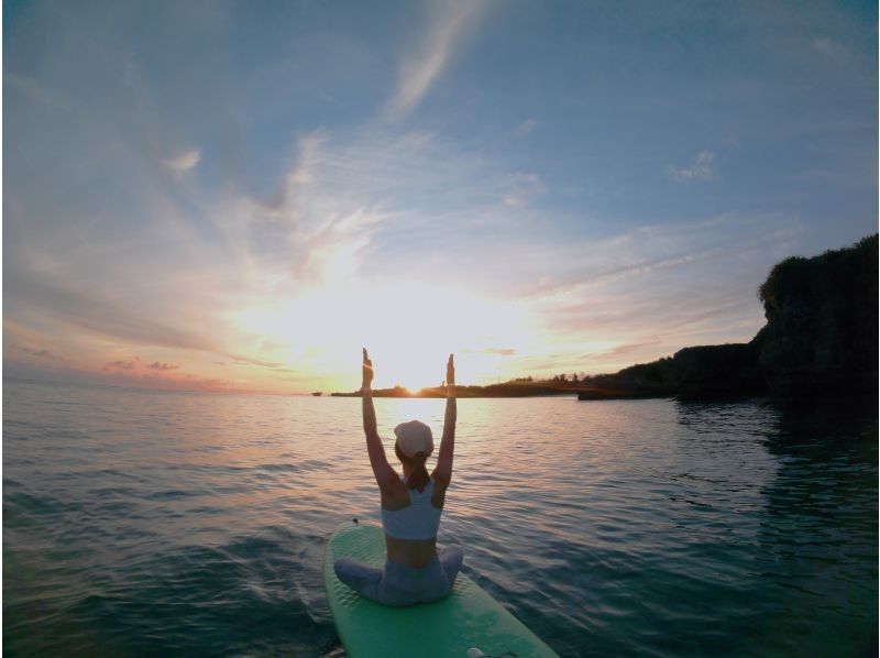 [沖縄·今歸仁村]成人放鬆SUP瑜伽體驗+攝影之旅（90分鐘）の紹介画像