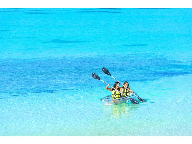 【沖縄・宮古島】＼讓我們騎皮艇，它們都是透明的！ /透明皮艇遊覽！完成於淋浴間，吹風機♡の紹介画像