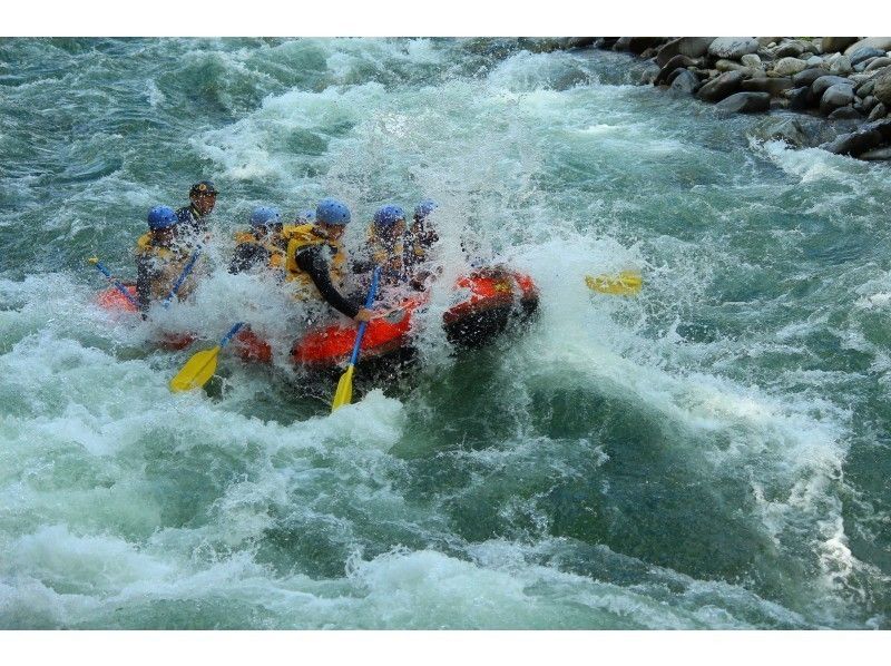 [Gunma / Minakami / Rafting / Half-day] Until June ☆ Limited to junior high school students and above, torrent rafting tourの紹介画像