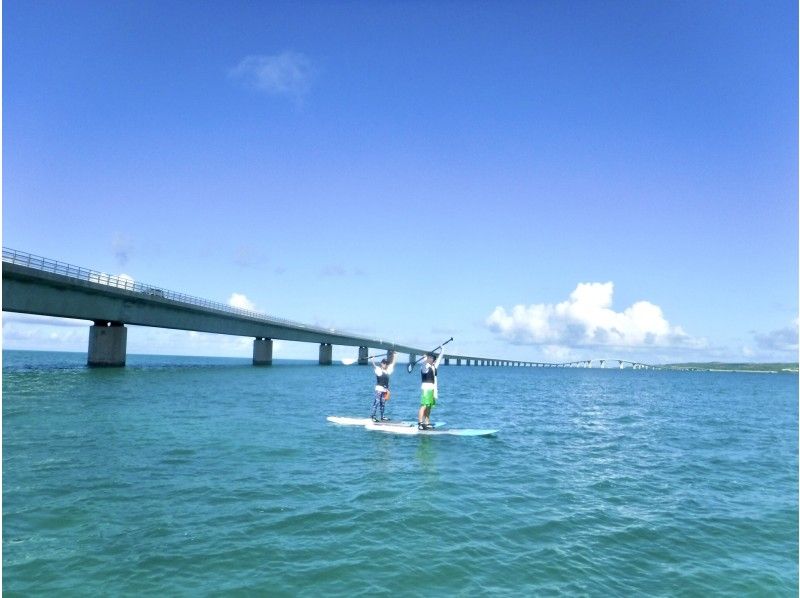 【沖縄・宮古島】伊良部大橋を一望できる海でSUP体験の紹介画像