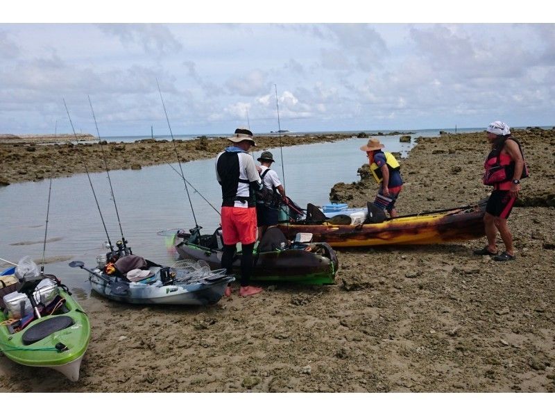 【沖縄・南部】知念岬.奥武島周辺でカヤックフィッシング＋連れたお魚でBBQやお泊りも可能！の紹介画像