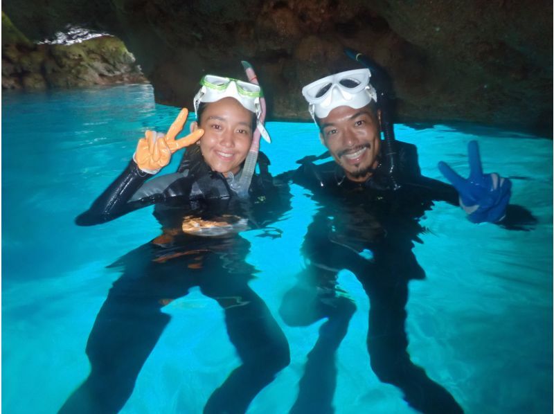Same-day reservations welcome☆SALE! Private Blue Cave Diving Experience [Okinawa Prefecture, Onna Village] Come empty-handed☆Free GoPro photo and feeding!の紹介画像