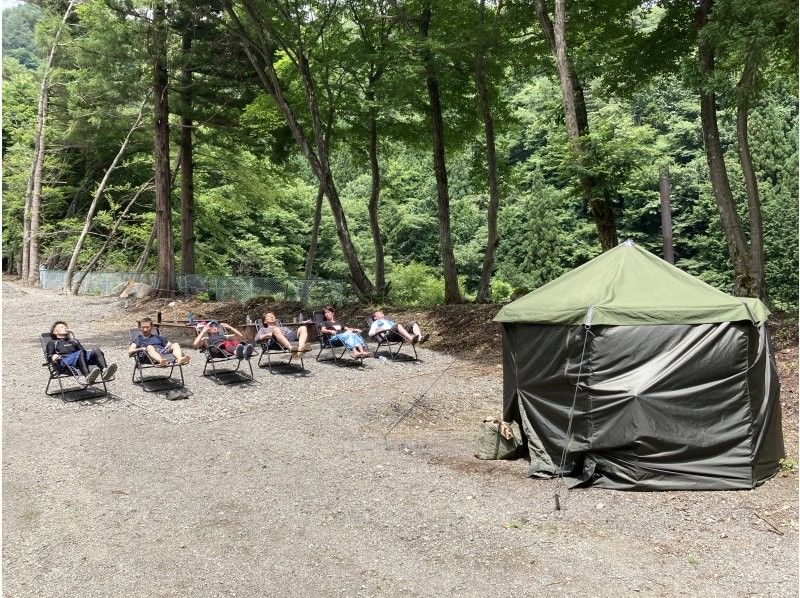【5월~10월 야마나시현 오츠키시】 텐트 사우나 체험(렌탈)과 캠프(1박)와 샤워크 라이밍の紹介画像