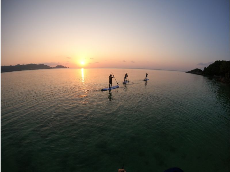 [Okinawa/Ishigaki Island] Start at dusk when the sunlight eases! Recommended for those who don't like sunburn! SUP sunset course Photo gift taken at GOPROの紹介画像