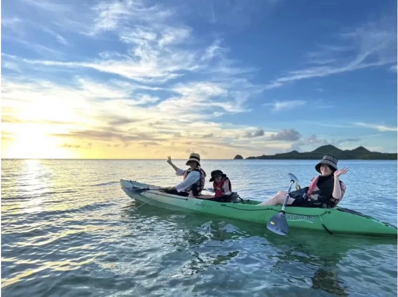 [Okinawa Prefecture, Ishigaki Island] Sunset Night Kayaking & Stargazing Tour の紹介画像