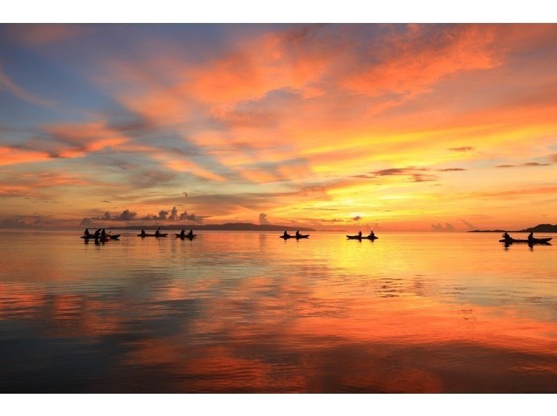 [Okinawa Prefecture, Ishigaki Island] Sunset Night Kayaking (Watch the sunset and starry sky from a kayak)の紹介画像