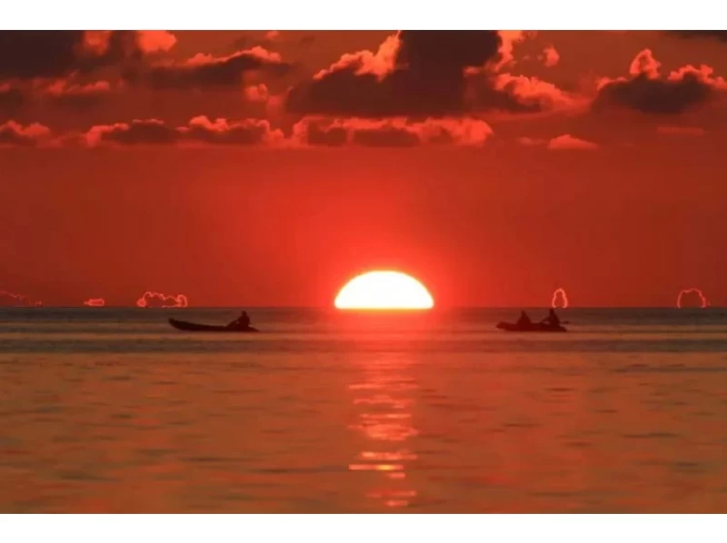 [Okinawa Prefecture, Ishigaki Island] Sunset Night Kayaking & Stargazing Tour の紹介画像