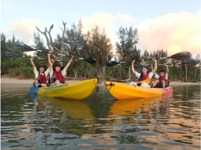 [Okinawa Prefecture, Ishigaki Island] Sunset Night Kayaking & Stargazing Tour の紹介画像